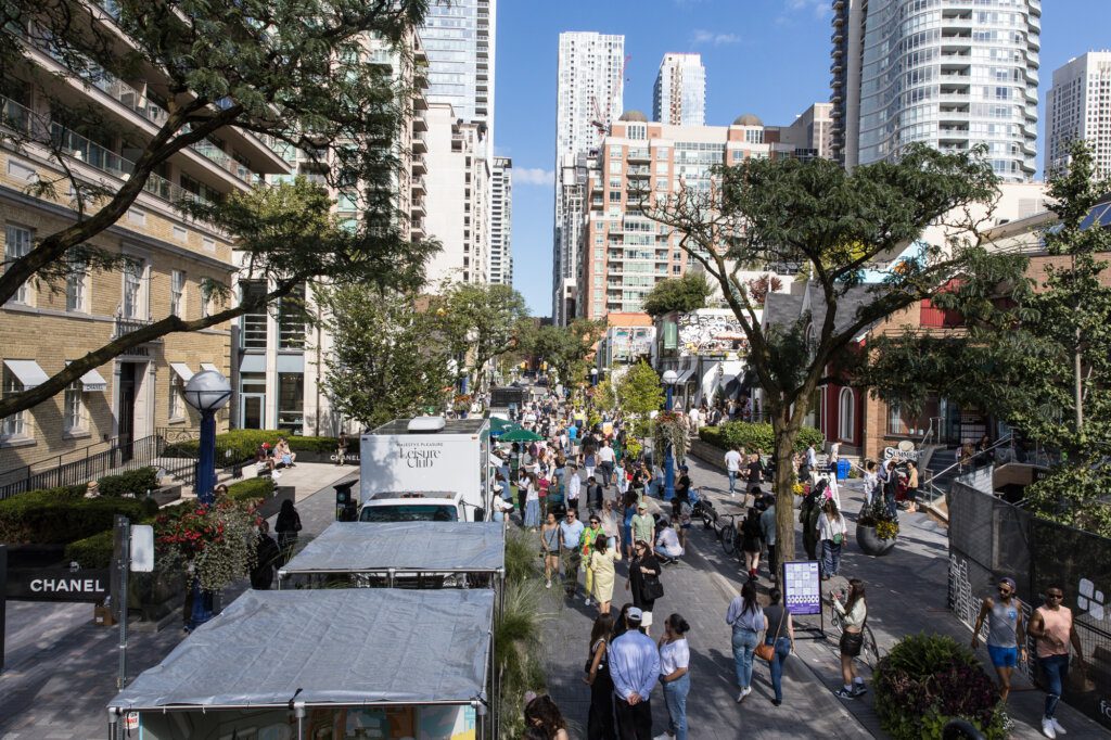 Toronto street view at -Yorkville-Arts-Culture-Murals-Festival-Toronto-Events-Lifestyle