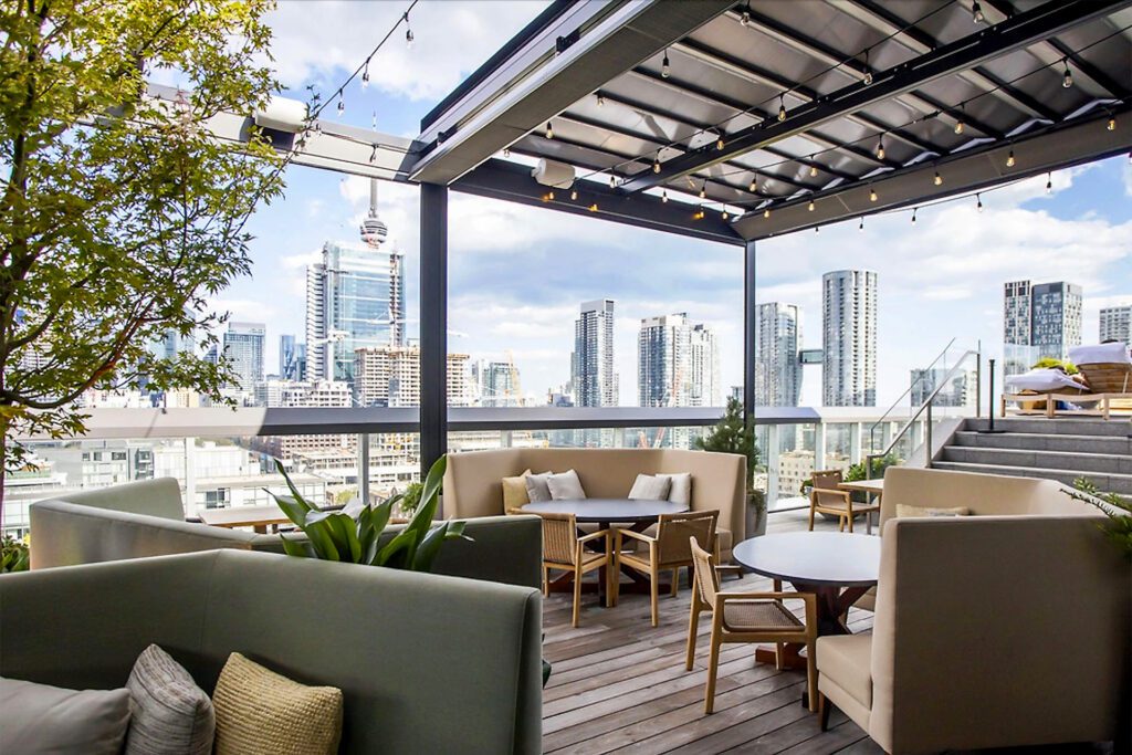 Top-Rooftop-Bars-in-Toronto