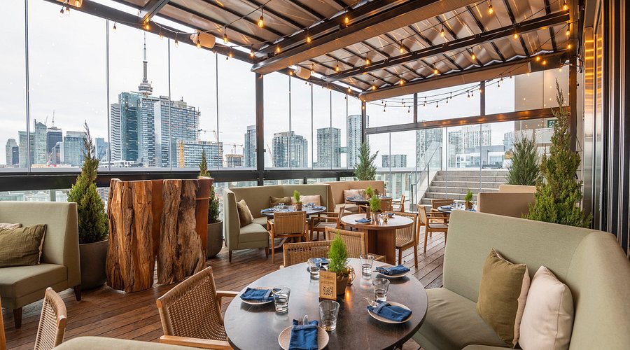Top-Rooftop-Bars-in-Toronto