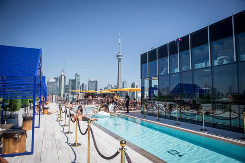 -Top-Rooftop-Bars-in-Toronto