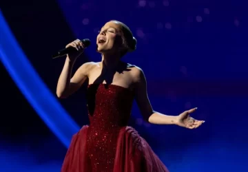 Ariana Grande Announces First Tour in Seven Years