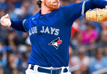 Blue Jays’ Playoff Push in Trouble as Yankees Tighten AL East Race