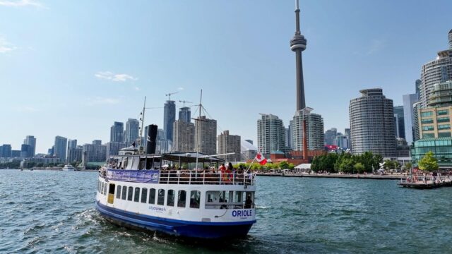 boat-tour-Toronto-City-Pass-Tour-Atrractions-Discount