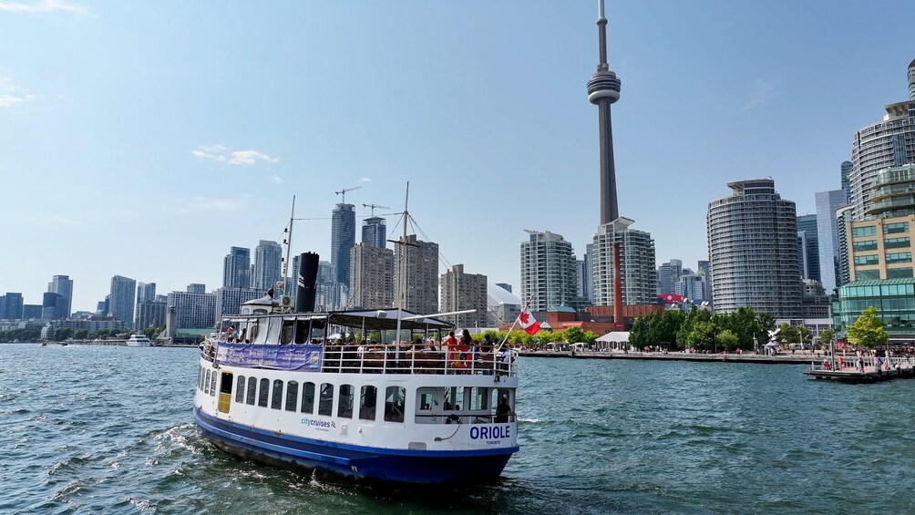 boat-tour-Toronto-City-Pass-Tour-Atrractions-Discount