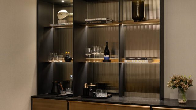 four-seasons-hotel-toronto-mini-bar