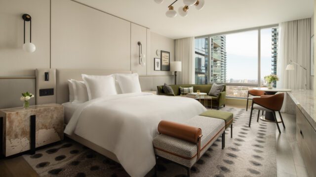 four-seasons-hotel-toronto-standard-room