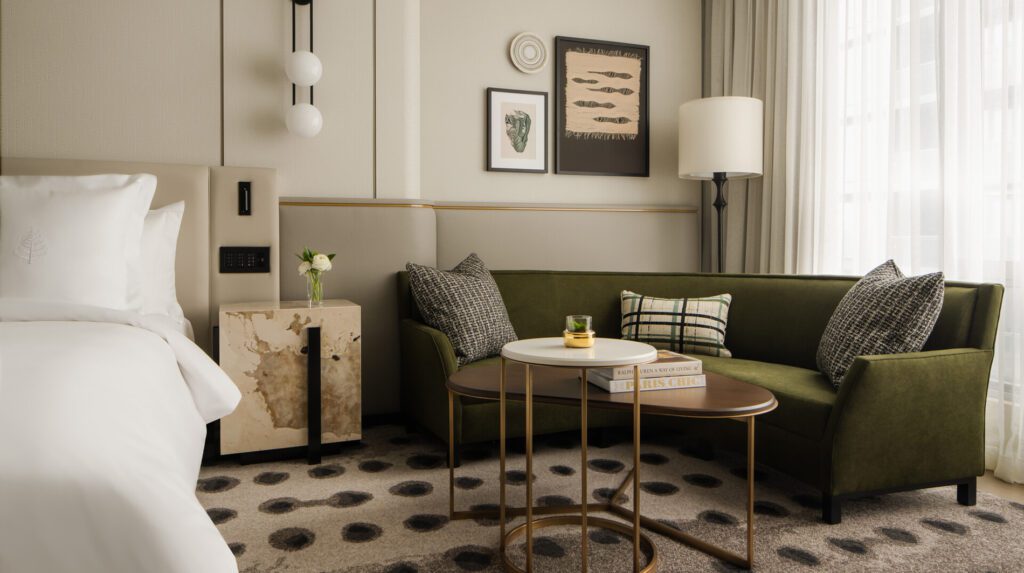 four-seasons-hotel-toronto-standard-room-sitting