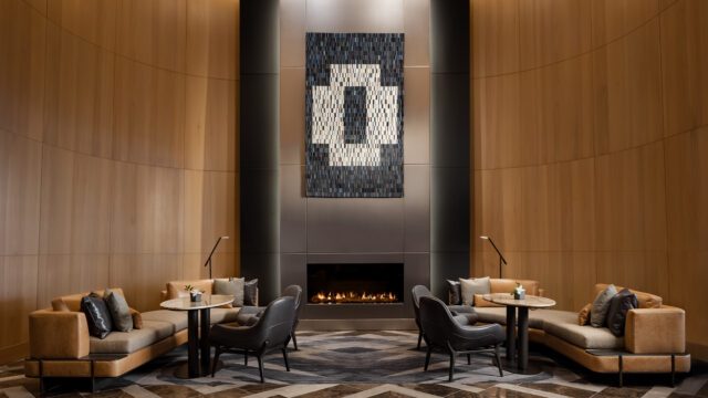 park-hyatt-toronto-Joni-restaurant-fireplace