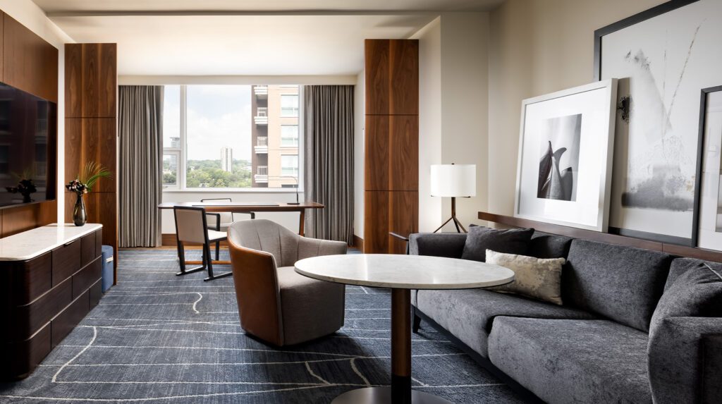 park-hyatt-toronto-deluxe-corner-suite