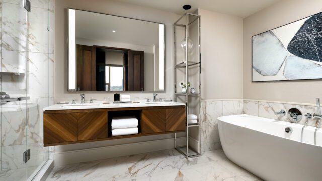 park-hyatt-toronto-deluxe-corner-suite-bathroom