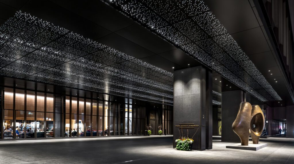 park-hyatt-toronto-hotel-entrance-driveway