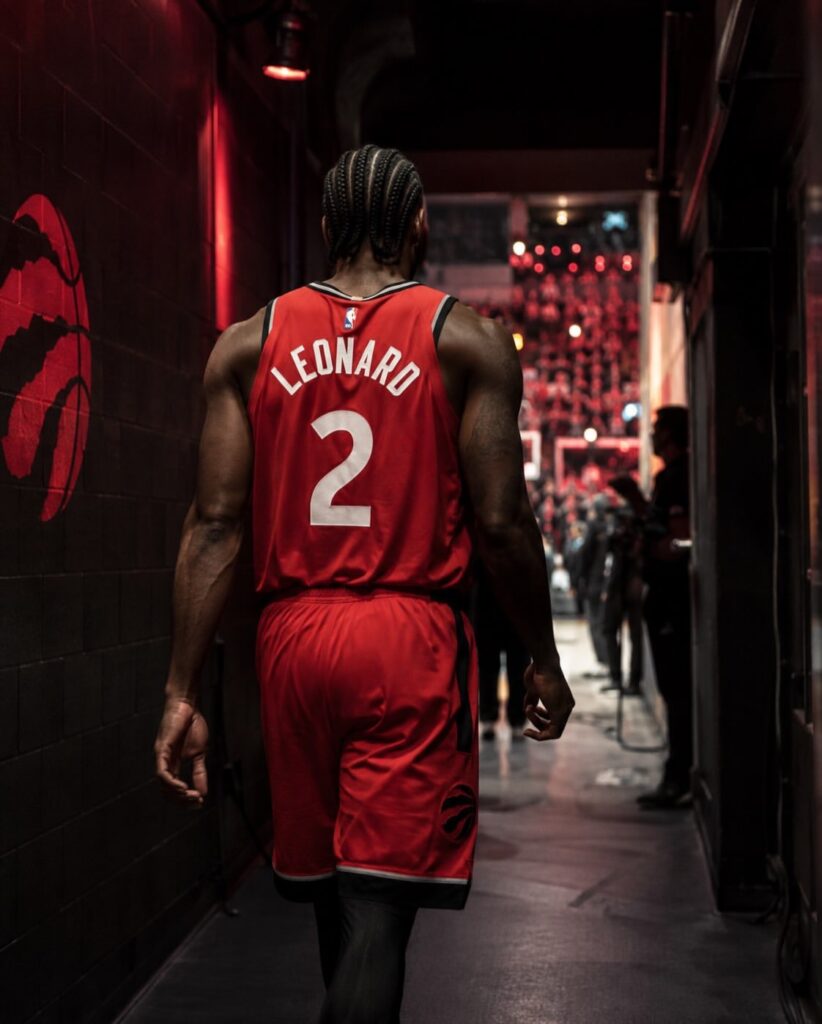 Kawhi Leonard Raptors trade Toronto photo 2