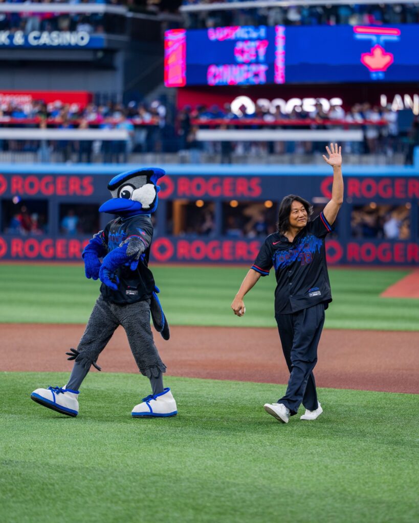 Sung Kang Blue Jays first pitch Toronto photo 3