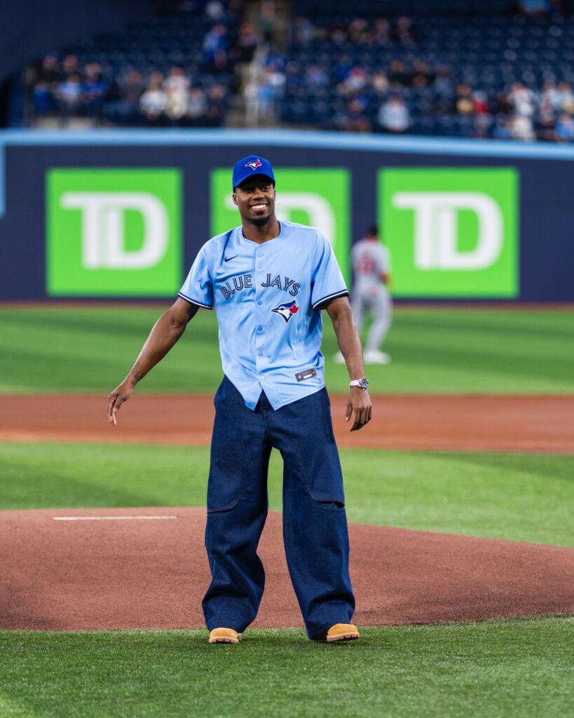Toronto Blue Jays Buffalo Bills photo 4